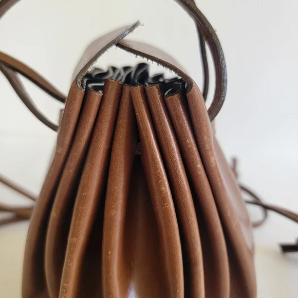 Italian Vintage Brown Leather Crossbody Mini Bag Minimalist We Were Born Free - Picture 8 of 15